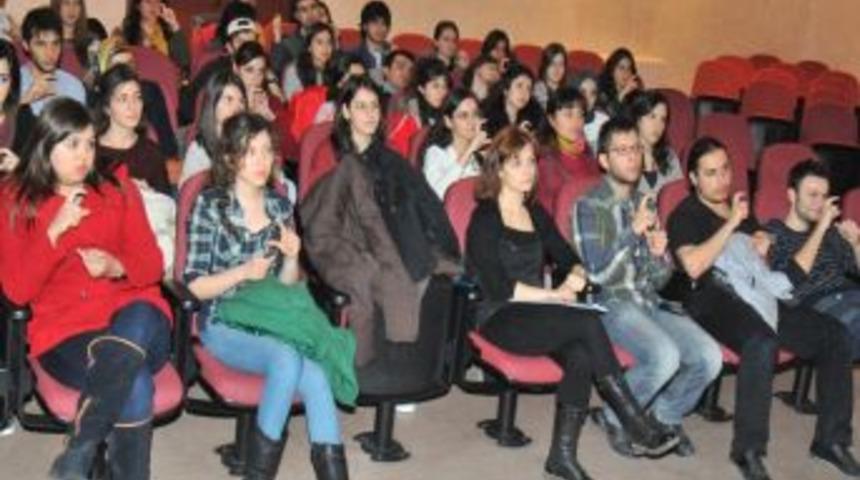 OM&Uuml;'l&uuml; Hekim Adayları Dilsiz Hastalar I&ccedil;in Işaret Dilini &Ouml;ğrenecek