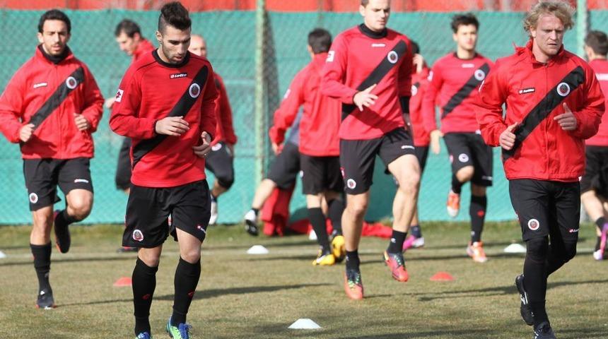 Gen&ccedil;lerbirliği'nde Mersin İdman Yurdu Ma&ccedil;ı Hazırlıkları S&uuml;r&uuml;yor