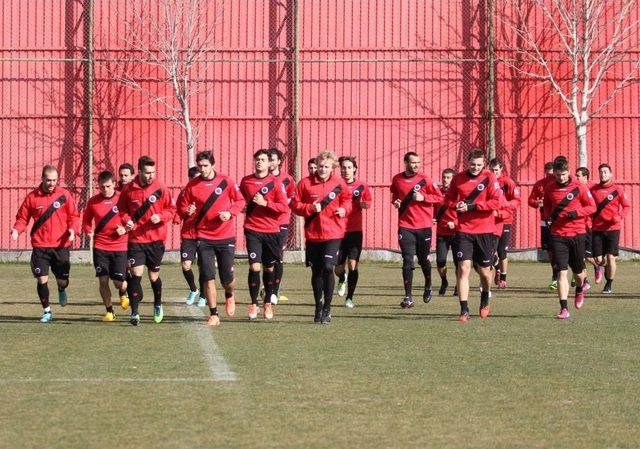 Gençlerbirliği'nde Mersin İdman Yurdu Maçı Hazırlıkları Sürüyor