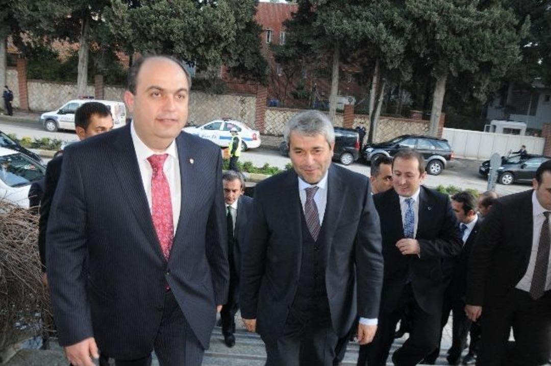 Bakan Erg&uuml;n İşadamlarıyla Bir Araya Geldi