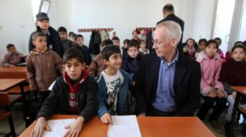 ABD Uluslararası Kalkınma Ajansı&rsquo;ndan Suriyeli &Ccedil;ocuklara Kırtasiye Yardımı