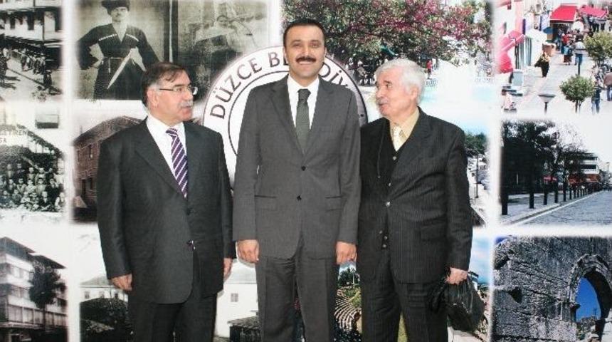 D&uuml;zce&rsquo;nin İlk Valisinden Belediyeye Ziyaret