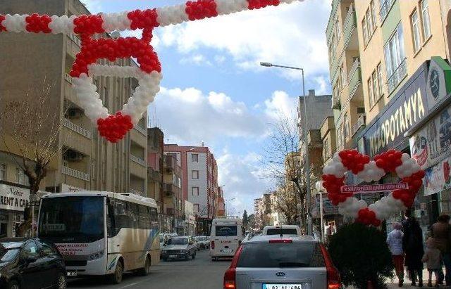 14 Şubat Sevgililer Günü Hazırlıkları Başladı