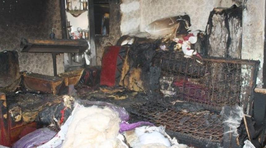 Diyarbakır&rsquo;da Evleri Yanan Aile Yetkililerden Yardım Bekliyor