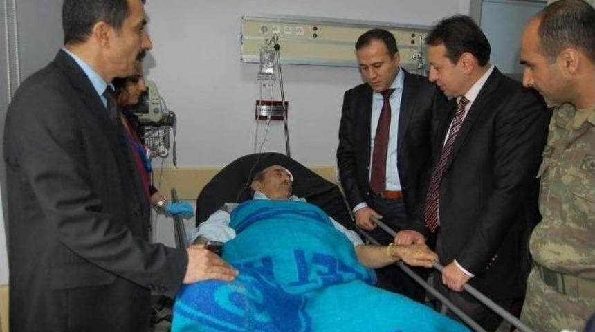 Kaymakam S&uuml;nd&uuml;k Kazada Yaralanan Vatandaşları Hastanede Ziyaret Etti