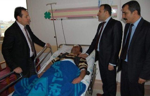 Kaymakam Sündük Kazada Yaralanan Vatandaşları Hastanede Ziyaret Etti