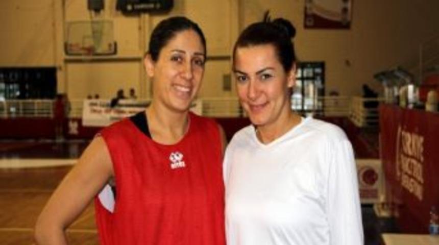 Kaptanlardan Dostluk Mesajı