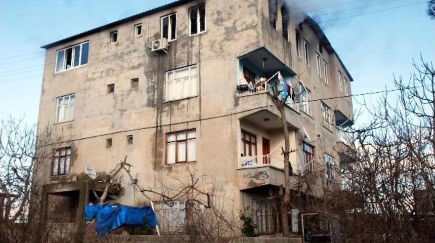 Adıyaman&rsquo;da İkamet Yangını Korkuttu