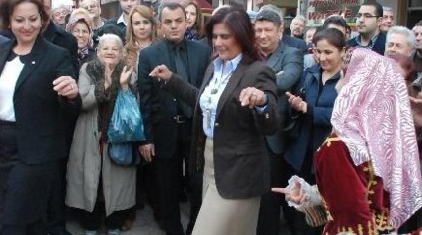 Topuklu Efe Sevgi Yolunu Aydın Zeybeği Oynayarak A&ccedil;tı