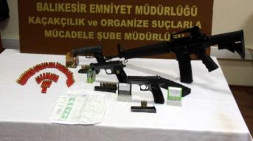 Balıkesir'de Su&ccedil; &Ouml;rg&uuml;t&uuml; Operasyonu