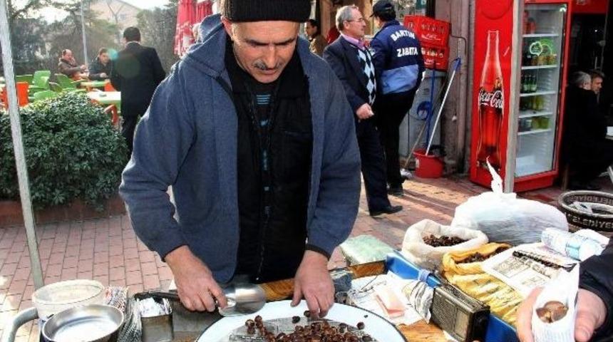 Emekli Maaşı Yetmeyince Kestane Satmaya Başladı