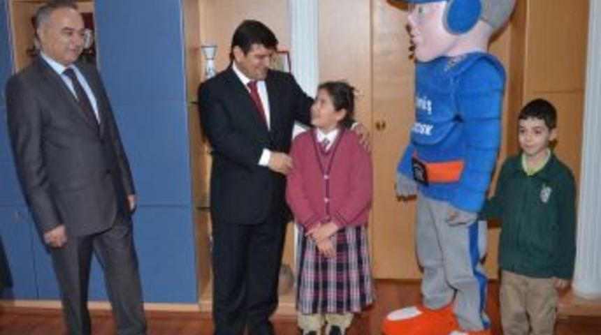 &Ccedil;ocuklar, 'G&uuml;m&uuml;ş &Ccedil;ocuk' Projesi Ile Polisi Sevecek