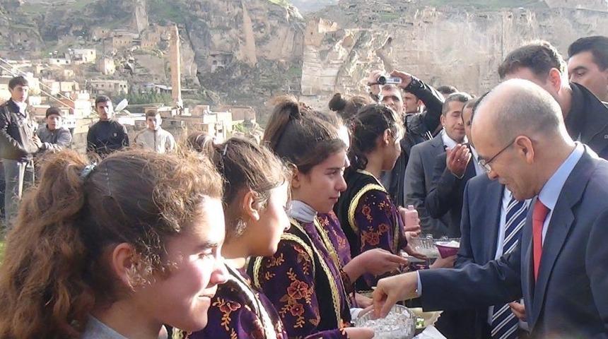 Restorasyonu Tamamlanan İmam Abdullah T&uuml;rbesi Ziyarete A&ccedil;ıldı