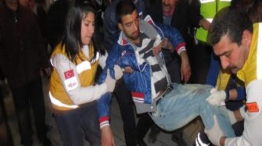 Malatya&rsquo;da Bı&ccedil;aklı Kavga: 1 Yaralı