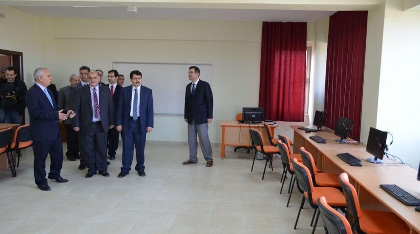 Malatya Valisi Şahin Okulları Inceledi