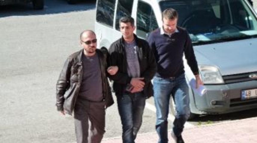 On Parmağında On Kimlik