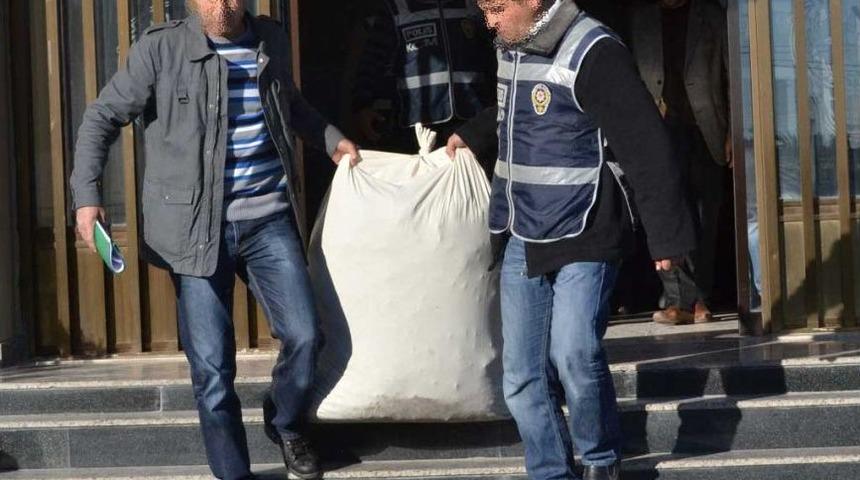 Tarsus'ta 135 Kilo Esrar Ele Ge&ccedil;irildi