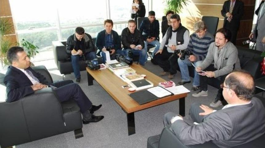 Nk&uuml; Rekt&ouml;r&uuml; Şimşek G&ouml;n&uuml;l El&ccedil;isi Oldu