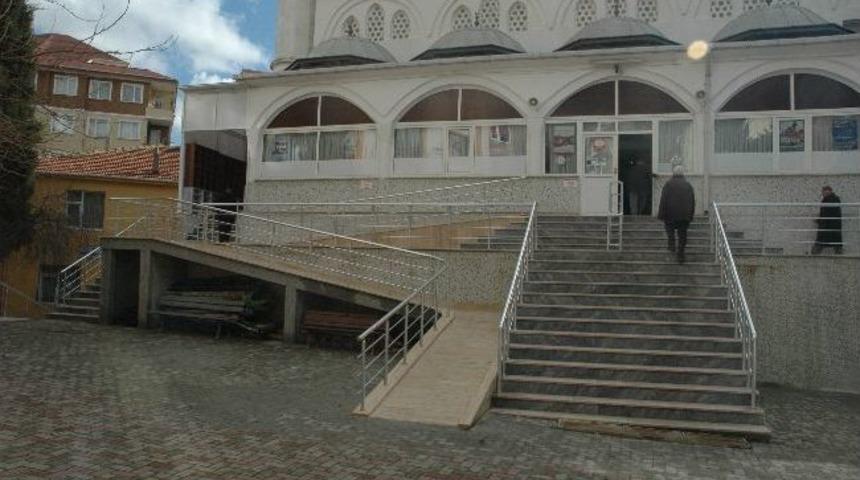 &Ccedil;orlu Ulu Cami'ye Engelli Rampası