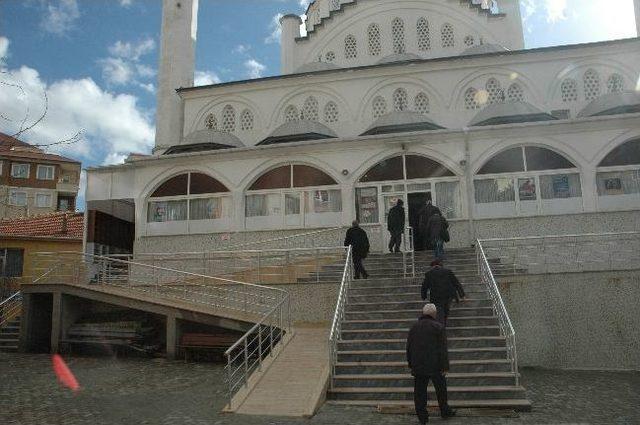 &Ccedil;orlu Ulu Cami ye Engelli Rampası 1