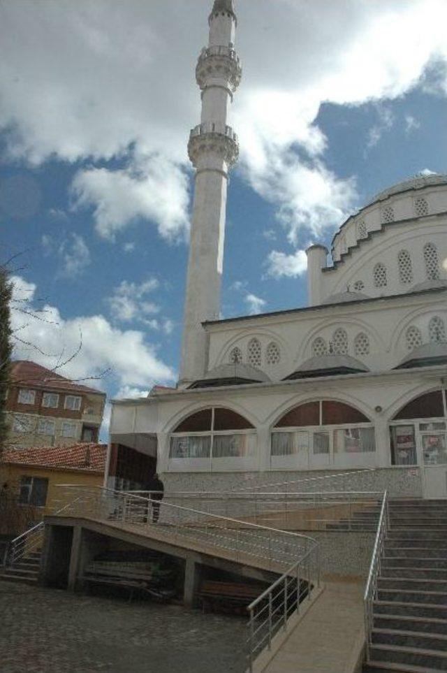 &Ccedil;orlu Ulu Cami ye Engelli Rampası 2