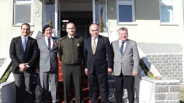 &Ccedil;isad Ziyaretlerini S&uuml;rd&uuml;r&uuml;yor 1