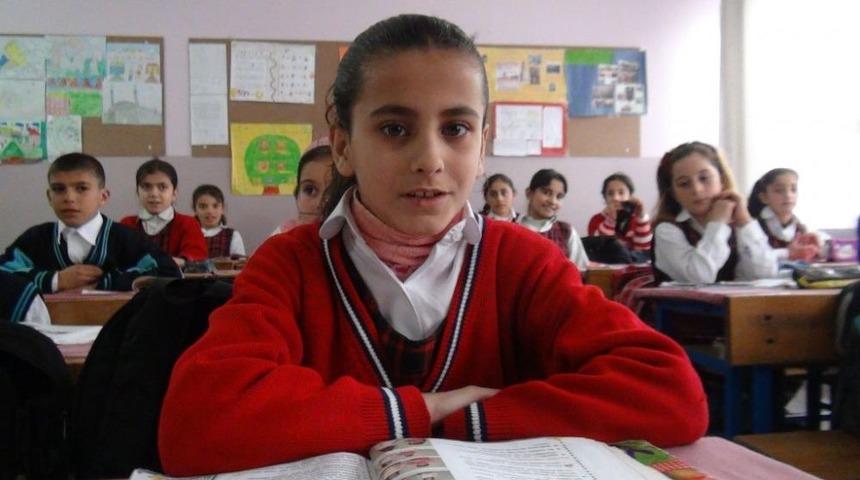 Her Şeyi Tersten Okuyor