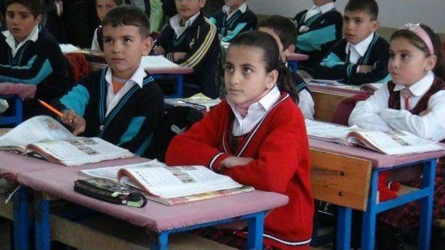 K&uuml;&ccedil;&uuml;k B&uuml;şra Her Şeyi Tersten Okuyor 3