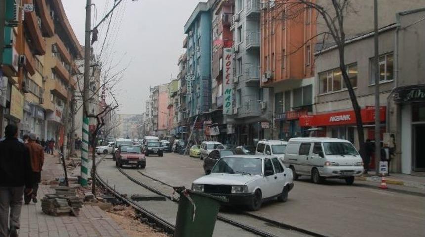 Bursa'da Gelişig&uuml;zel Parklar Trafiği Kilitliyor