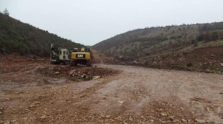 Heyelan B&ouml;lgesindeki Yol &Ccedil;alışmaları Başladı