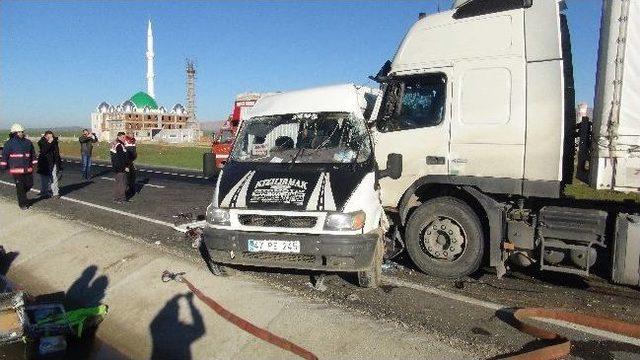 Kızıltepe'de Öğrenci Servisi Kaza Yaptı: 2 Ölü