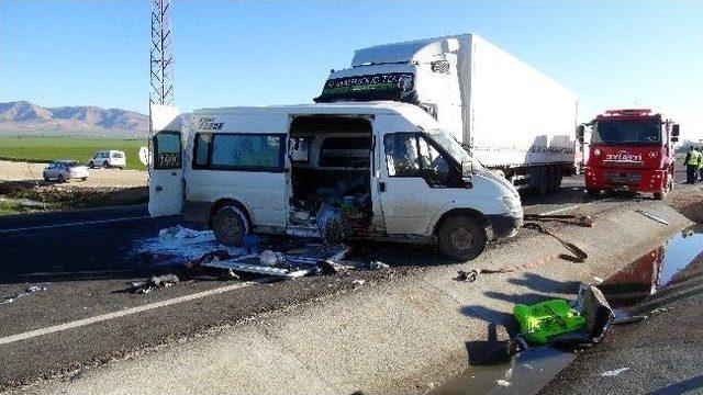 Kızıltepe'de Öğrenci Servisi Kaza Yaptı: 2 Ölü