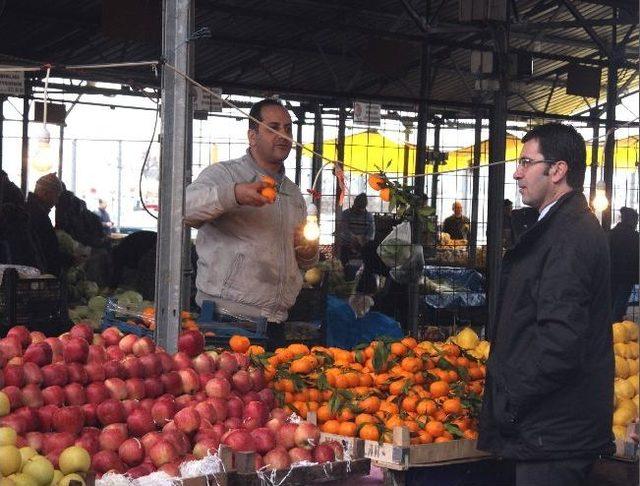 Başkan Gönenç, Pazar Esnafının Sorunlarını Dinledi