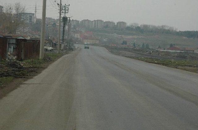 Çizgileri Bulunmayan Yollar Kazalara Davetiye Çıkarıyor