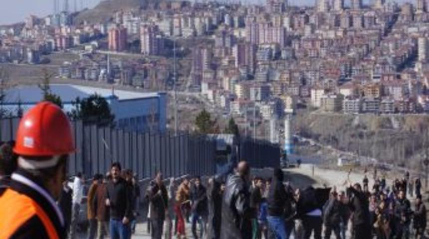 Yıkımda Gecekondu Sahipleri Ile &Ouml;zel G&uuml;venlik&ccedil;iler Birbirine Girdi