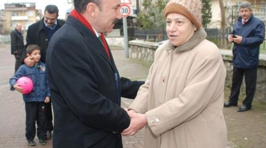 Başkan Doğan, &Ccedil;ocukluğunun Ge&ccedil;tiği Mahalleyi Gezdi