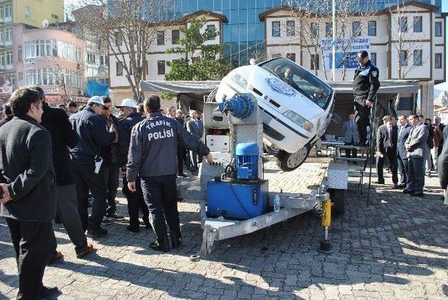 Amasya’da Yöneticilere Trafik Kazası Testi