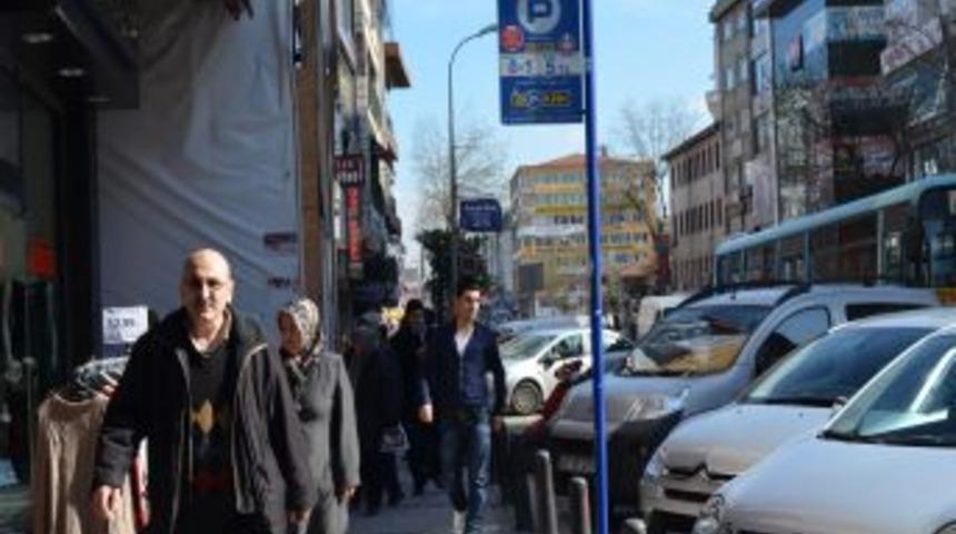 İstanbulluların Dar Kaldırımla Imtihanı