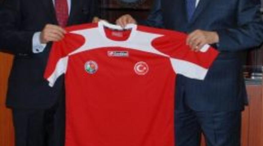 Hokey Başkanı Karakan&rsquo;dan Emniyet M&uuml;d&uuml;r&uuml; Aydın&rsquo;a Ziyaret