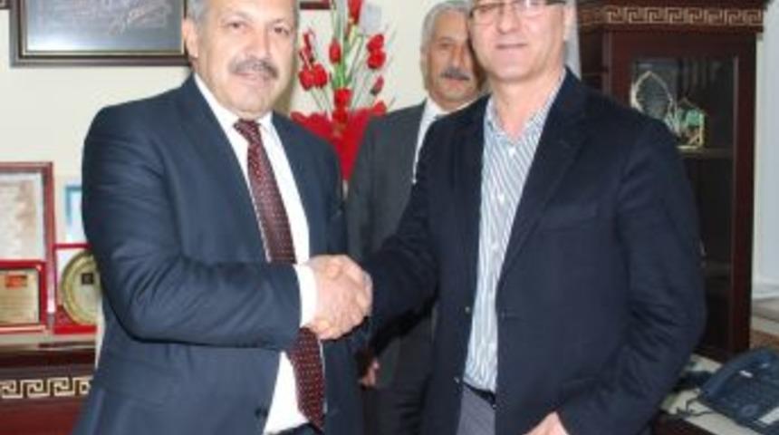 Turhal Belediyesi&rsquo;nde Toplu Iş S&ouml;zleşmesi Sevinci