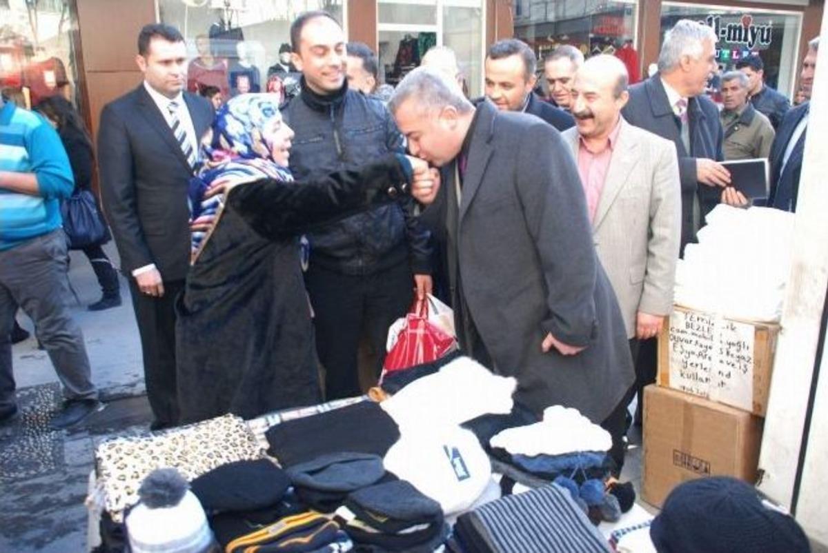 Kaymakam Turan, &Ccedil;arşı Gezisinde Esnaftan Ve Halktan Yoğun İlgi G&ouml;rd&uuml;