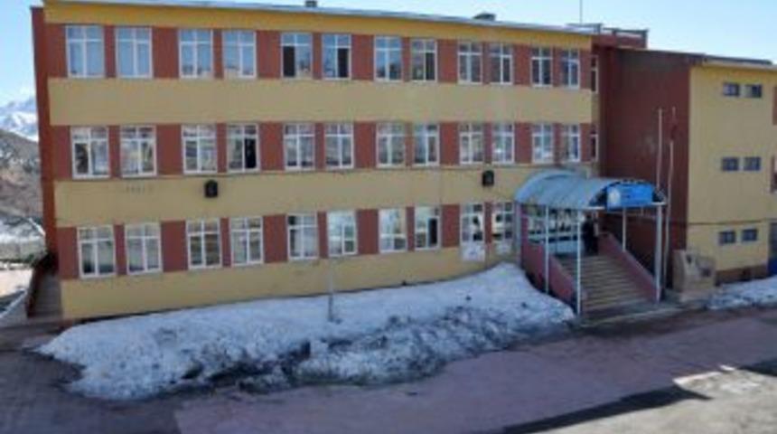 Okul Laboratuvarında Ispirto Alev Aldı, 1 &Ouml;ğretmen Ve 2 &Ouml;ğrenci Yaralandı