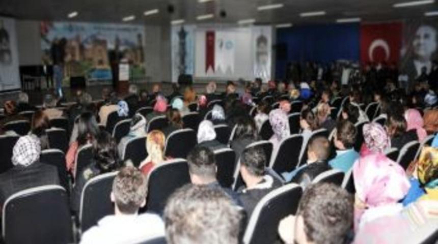 Niğde Belediyesi Konferansları Devam Ediyor