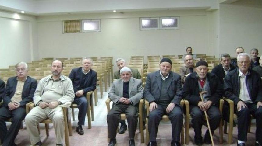 Umre'ye Gidecekler Bilgilendiriliyor