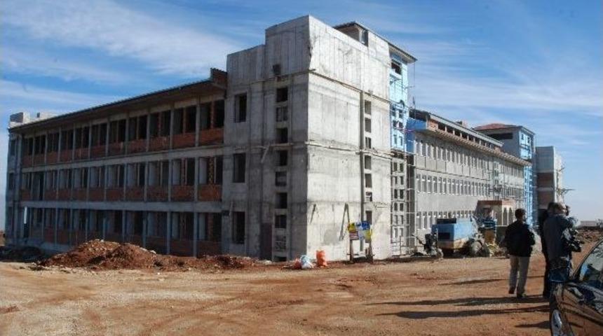 Hayırseverlerin Yaptırdığı Okulda &Ccedil;alışmalar Devam Ediyor