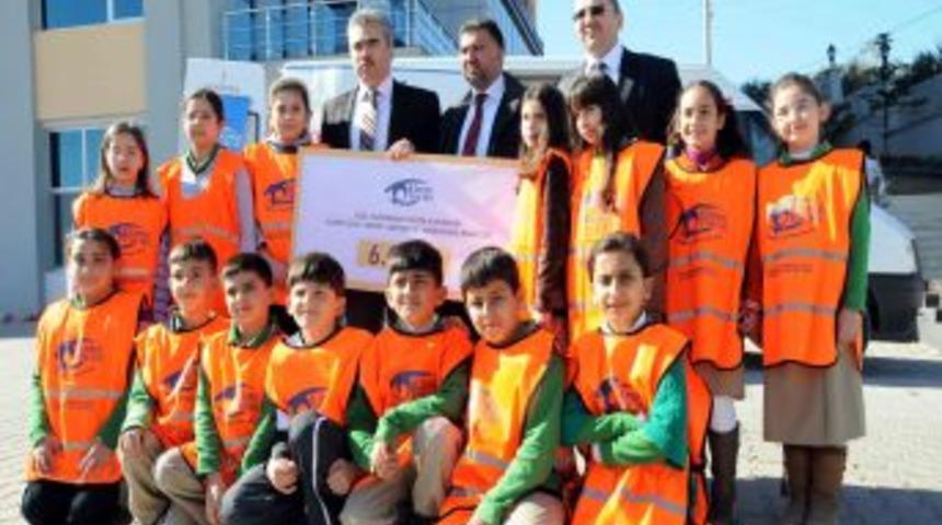Yıldırımhan'dan Suriye'ye Battaniye Ve Para Yardımı