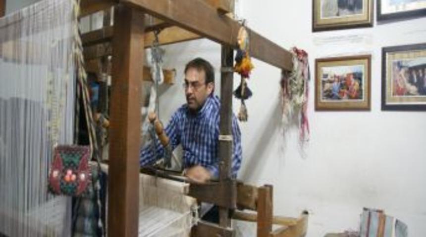 Hataylı Kilim Ustası D&uuml;nya Rekoru Kırmaya Hazırlanıyor
