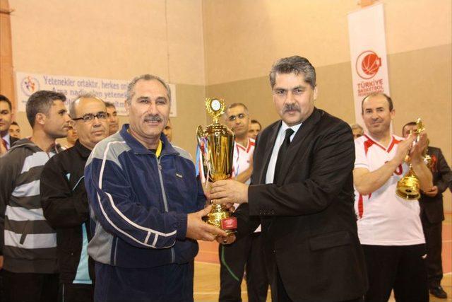 Valilik Kupası Gençlik Hizmetleri Ve Spor İl Müdürlüğü nün Oldu 1