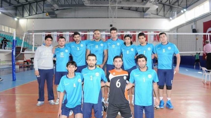 &Uuml;niversite Spor Kul&uuml;b&uuml;, İlk Yarıyı Başarıyla Tamamladı