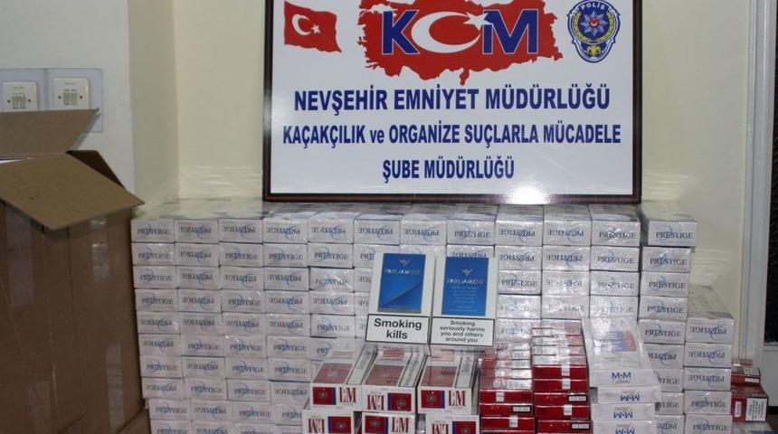 Ş&uuml;pheli Ara&ccedil;lardan Ka&ccedil;ak Sigara Ve Makaron &Ccedil;ıktı